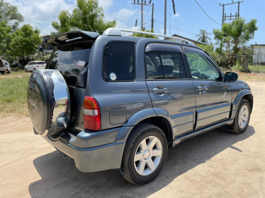 Suzuki Escudo